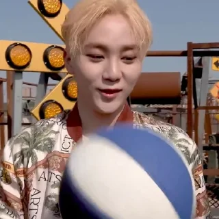 🌵 emoji @STIKERSVT : SEVENTEEN ‘HOT’ M/V BEHIND THE SCENES Telegram sticker 17 of 57