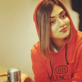 🥰 emoji Nazriya pack @sticker_pack_channel — @stckrRobot Telegram sticker 7 of 120