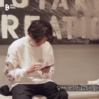 Sticker from 𝖸𝖦 𝗆𝗂𝗇  ៸៸  @hyunglinegif