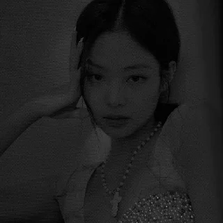 Sticker from — Jennie dark by @sxxayy