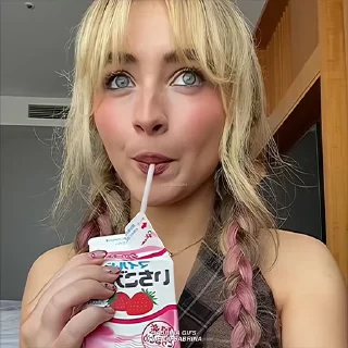 ❤️ emoji sabrina carpenter by @gifsabrina. Telegram sticker 9 of 76