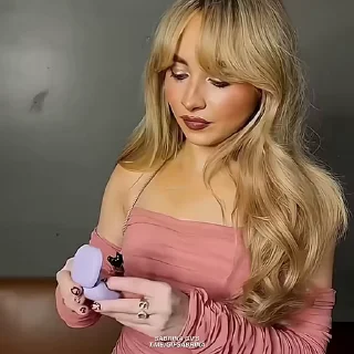 ❤️ emoji sabrina carpenter by @gifsabrina. Telegram sticker 23 of 76