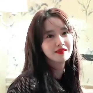 🦜 emoji Yoona by @aratickers Telegram sticker 24 of 41