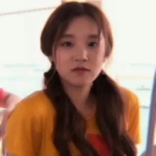 Sticker from YUQI @CHUWPACUPS