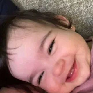 😁 emoji бейбики 👶🏻 стикерпак @temnyy_sled ➡️ @Ctikerubot Telegram sticker 12 of 77