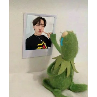 Sticker from Exército Latino 💜