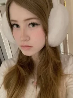 👂 emoji Anna Telegram sticker 9 of 22