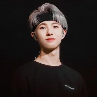 Sticker from Huang Renjun @jevanmilo