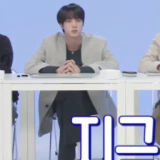 Sticker from 𝖲𝖾𝗈𝗄-𝗃𝗂𝗇.  @hyunglinegif