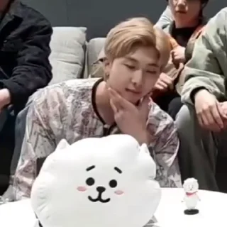 Sticker from 𝗇𝖺𝗆𝗃𝗈𝗈𝗇 ៸៸  @hyunglinegif