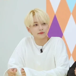 Sticker from @STIKERSVT : Jeonghan Tribal Games #1 & 2)