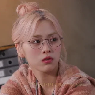 Sticker from ㅤㅤ៸ code @zi1ke ’s girlfie ?
