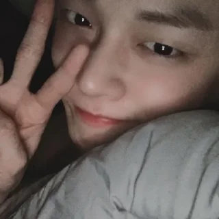 🥰 emoji Yeon 🍓 Telegram sticker 10 of 48