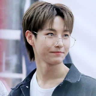 ♟️ emoji Huang Renjun @jevanmilo Telegram sticker 17 of 75
