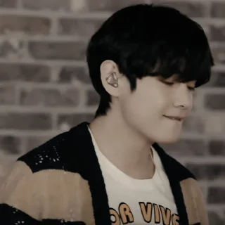 Sticker from Taehyung V.28 @XXMAFIAWEB