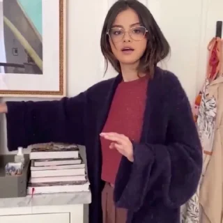 Sticker from *:･ﾟ✧ Selena mami gomez *:･ﾟ✧