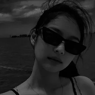 ⛸️ emoji — Jennie dark by @sxxayy Telegram sticker 15 of 21