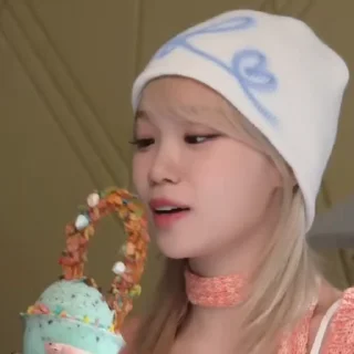 🦜 emoji Chaewon 8.0 by @aratickers Telegram sticker 5 of 120