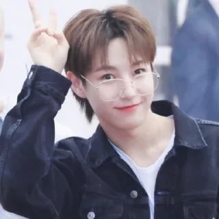 ♟️ emoji Huang Renjun @jevanmilo Telegram sticker 18 of 75