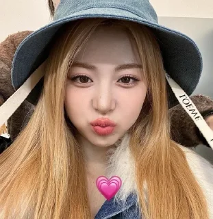 💗 emoji @girlwholovestwice Telegram sticker 15 of 15