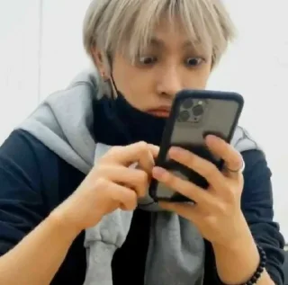 😶 emoji minion hongjoong Telegram sticker 17 of 62
