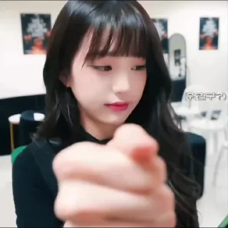 🦜 emoji Wonyoung 3.0 by @aratickers Telegram sticker 17 of 50