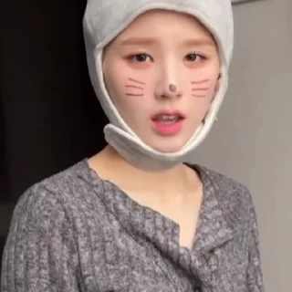 🦜 emoji Heejin 3.0 by @aratickers Telegram sticker 5 of 50