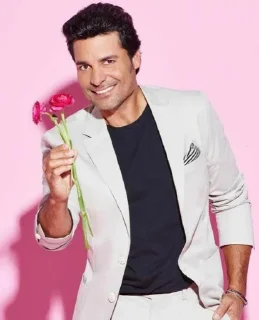 🥰 emoji Stickers de Chayanne por que sí. By: @Faaviii/@UnSerRaro" Telegram sticker 18 of 20
