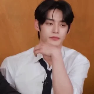 👀 emoji Jiwoong • @mstypc Telegram sticker 4 of 45