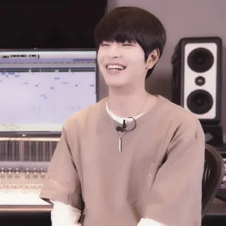 🐶 emoji kim seungmin — @bioaqsa Telegram sticker 19 of 23