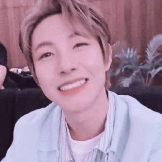 🧦 emoji 황 RENJUN • @STICKERARCHIVEE Telegram sticker 3 of 26