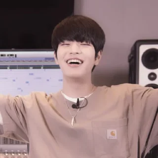 🐶 emoji kim seungmin — @bioaqsa Telegram sticker 21 of 23