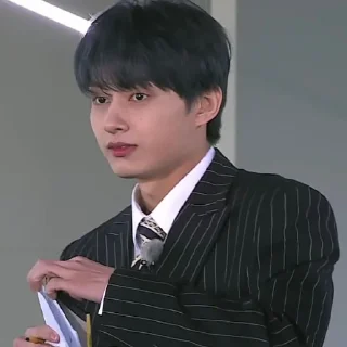 📱 emoji @STIKERSVT : Jun CATCH STOCK #1 #2 Telegram sticker 11 of 32