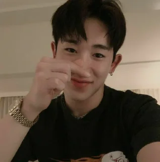 🥰 emoji wonho🦋 Andrew Miller Telegram sticker 8 of 34