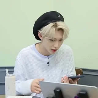 🌁 Felix,, стикер Telegram 21 из 92
