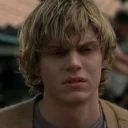 evan peters reacts by hobbitos