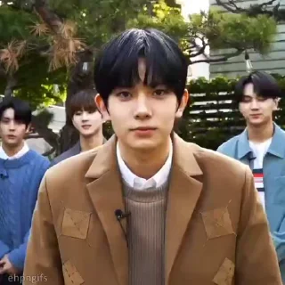 😉 Heeseung 🦊 @mwtade, sticker Telegram 17 sur 50