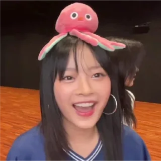 luklsanluml NWJNS @Éve에브✨Haerin_해린🍅🐸