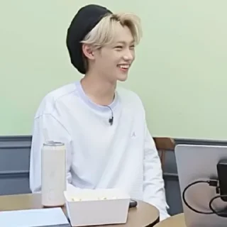 🌁 Felix,, sticker Telegram 17 sur 92