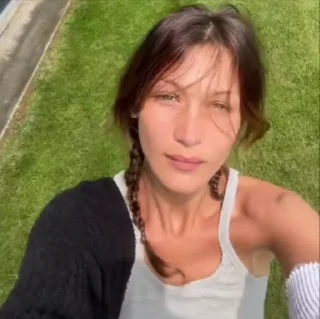🌟 emoji Isabella Khair Hadid Telegram sticker 22 of 40