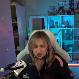 Sticker from ксюша кобан @kewwrik