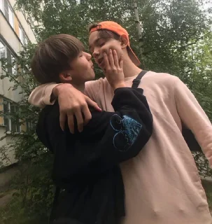 💏 emoji крутые ребята Telegram sticker 24 of 49