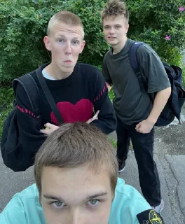 😊 emoji крутые ребята Telegram sticker 5 of 49