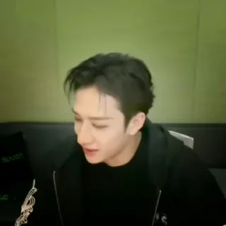 Sticker from [bang chan🙊] @helpdevii