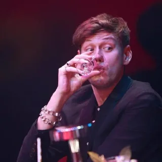 🍸 emoji что то на гейском Telegram sticker 7 of 33