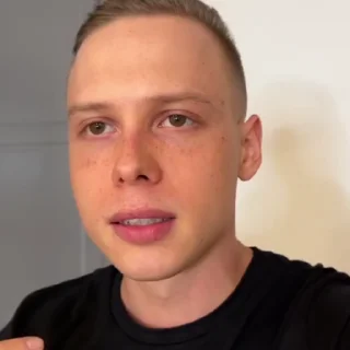 😘 emoji Все стики тут- @STICERSGERIP by @offstikbot Telegram sticker 9 of 50
