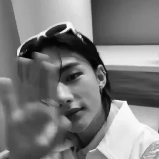 🖐️ emoji hyunjin fr @han_leekn Telegram sticker 7 of 45