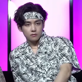 Sticker from @jsiinymenj - taehyung