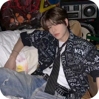 🎸 emoji SEUNGMIN #seungmin #straykids Telegram sticker 21 of 37