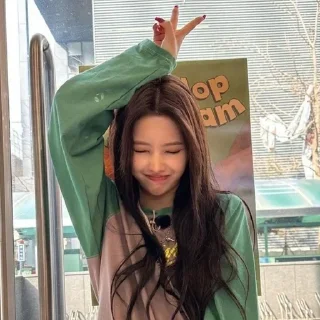 🌟 emoji K-pop Telegram sticker 6 of 32